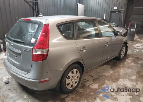 2011 Hyundai Elantra Touring Gls z USA, uszkodzony, nr VIN KMHDB8AE5BU121747